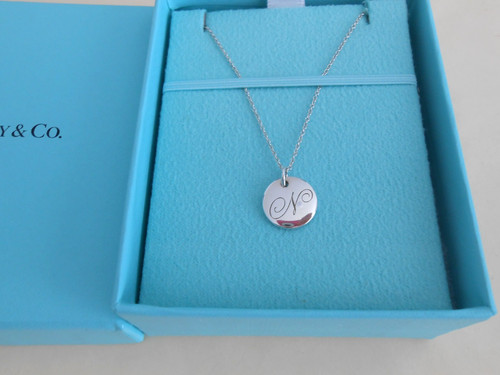 Collana con ciondolo tondo