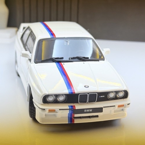 Bmw e30 1988 bburago 24 - e30,