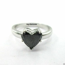 Anello solitario scintillante