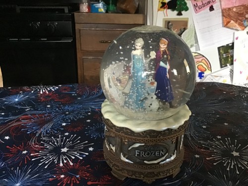 Disney store frozen - disney, musical