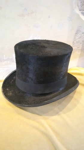 Vecchio antico cappello - , a