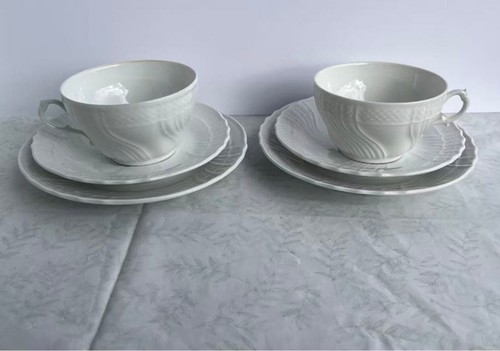Piatto torta piattino tazza