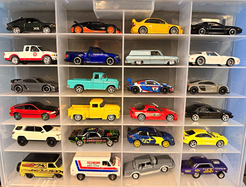 Hot wheels johnny - hot, wheels-m2-johnny