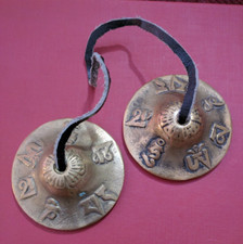 Antichi vecchi cembali tibet in bronzo e cuoio