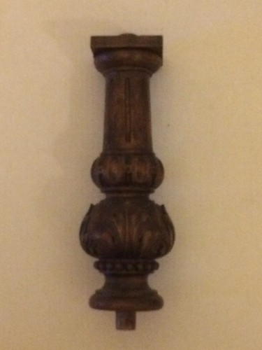 Vecchio capitello legno - in,