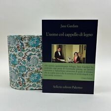 L'uomo col cappello di legno - Jane Gardam - Sellerio 2021 - 9788838940552
