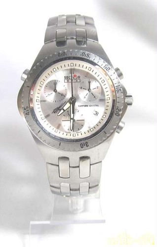 Quartz analog wristwatch - analog,