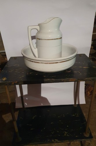 Toilette antica con brocca - antica, e