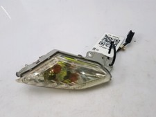 Clignotant avant droit -