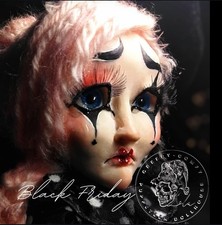 Clown inquietante, bambola