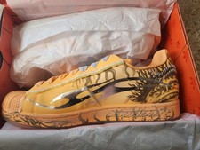 IN MANO Adidas Hellstar