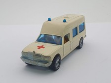 Mercedes Ambulance T123 Siku
