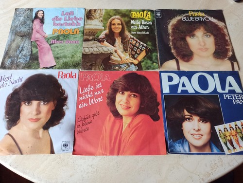 Paola singles blue - singles,