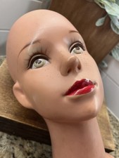 Antico manichino donna anni 40