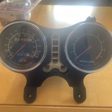 Triumph Thunderbird 900 gauges