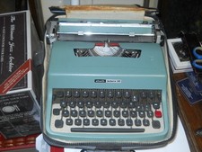 MACCHINA DA SCRIVERE OLIVETTI