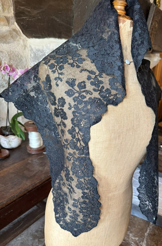 Pizzo antico mantiglia o - pizzo,