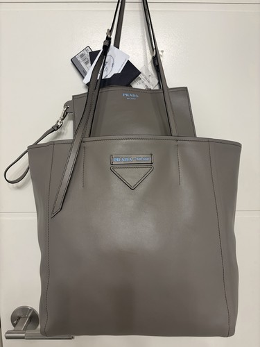 Prada nwt tote wallet - prada,
