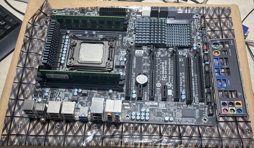 Gigabyte x79 ud3 lga2011 - -,