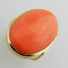 Sehr schöner 750er Goldring mit grosser Koralle - ca. 11 Gramm schwer !! - R333