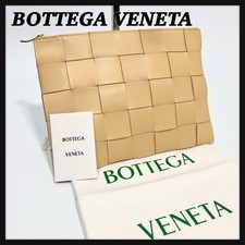 Rara pochette BOTTEGA VENETA