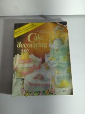 WILTON CAKE  DECORATING