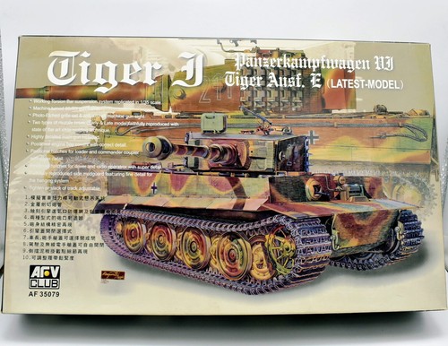 Modellino model kit montaggio