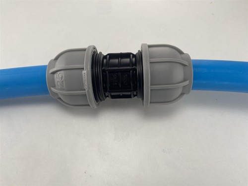 Tubo accoppiatore raccordo