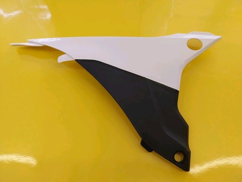 Pannello laterale air - box, r/h