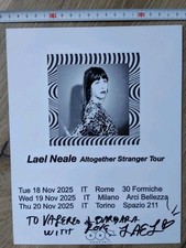 LAEL NEALE SIGNED Photo