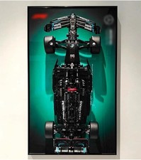 (Solo Parete Espositore) per Lego Technic Mercedes-AMG F1 W14 42171 (29,5x17,7in)