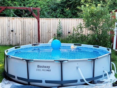 Piscina grande para - x,