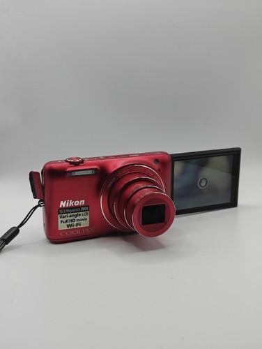 Mint box nikon coolpix - w/box",