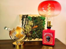 Lampada di design con bottiglia di Amuerte Gin Rossa - Red Passion