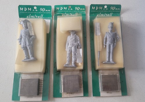 Mdm 3 figurines - mdm,
