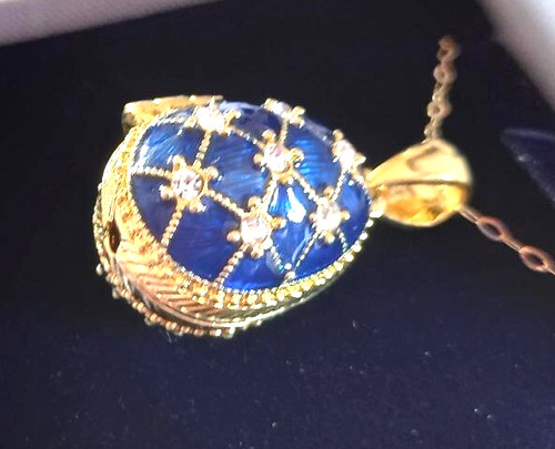 Ciondolo uovo faberge - uovo, rivela