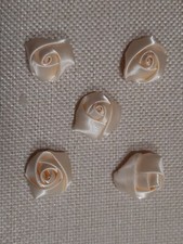 69 - LOTTO N.  5  FIORI BEIGE