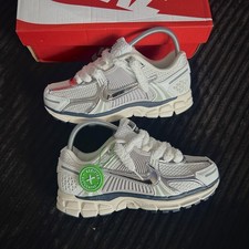 Nike Vomero 5 Sneakers Unisex