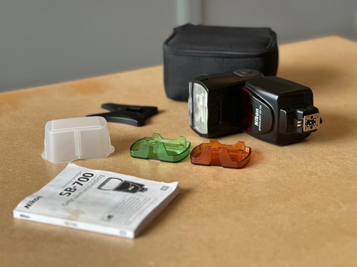 Nikon 700 speedlight flash - sb-700,