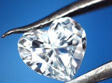 Diamante bianco molto pulito