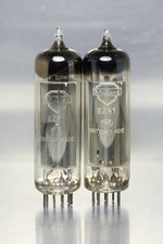 2x Tubi valvole Mullard EZ81