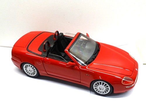 Bburago maserati spyder - bburago, 1:18