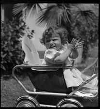 Piccola Bambina Nel Passeggino