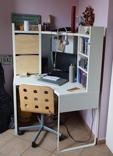 Scrivania ad angolo, IKEA