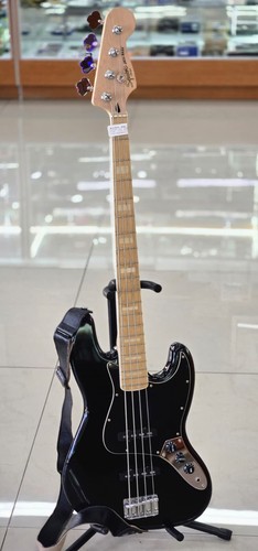 Squier fender legacy - by,