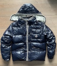 Giubbotto Moncler nero usato, in buone condizioni. Taglia L. Uomo.
