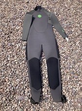 Muta intera da uomo media