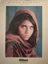 Raro poster firmato 1985 Afghan Girl di Steve McCurry