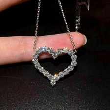 Collana con ciondolo diamante