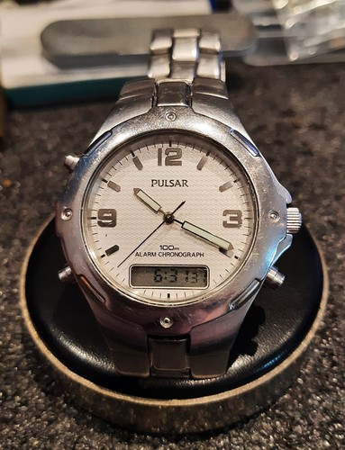 Montre pulsar analogique à - analogique, et